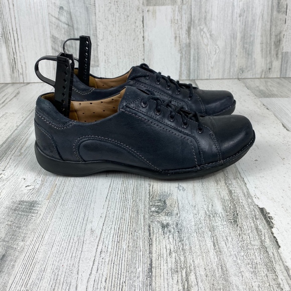 CLARKS unstructured size 7 - Picture 1 of 6